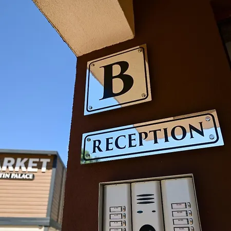 Ξενοδοχείο με διαμερίσματα Kristin Palace Obzor